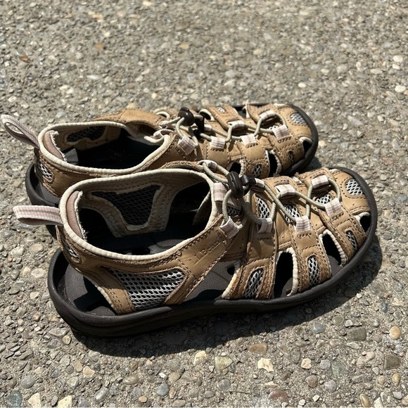 [6.5] L.L Bean Women’s Fisherman Sandals Tan & Pink Detail Water Shoe - Picture 3 of 7